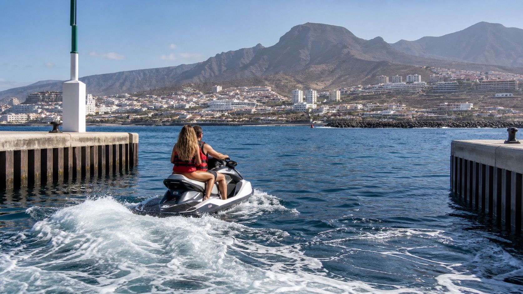 Jet ski en Costa Adeje: diferencias entre circuito, alquiler y safari